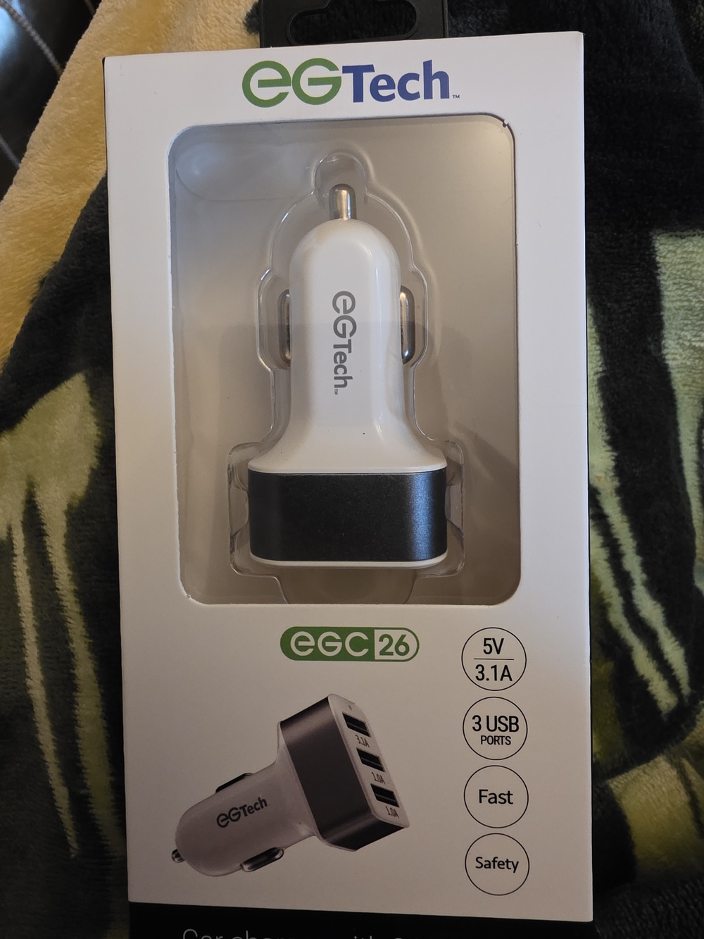 White and Silver 3-Port USB Car Charger - 5V 3.1A